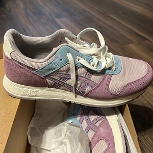 Women’s Asics 8.5